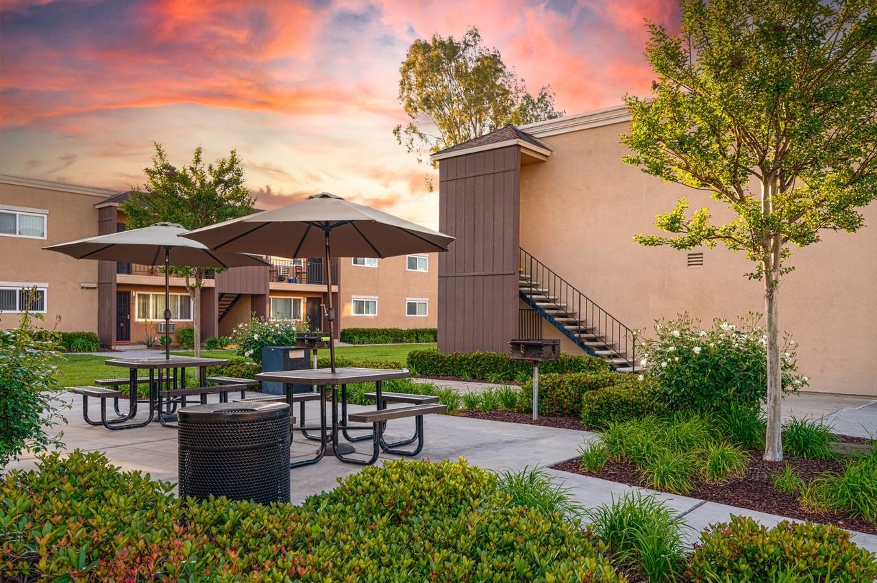 10233 Mission Gorge Road - Photo 7 of 50