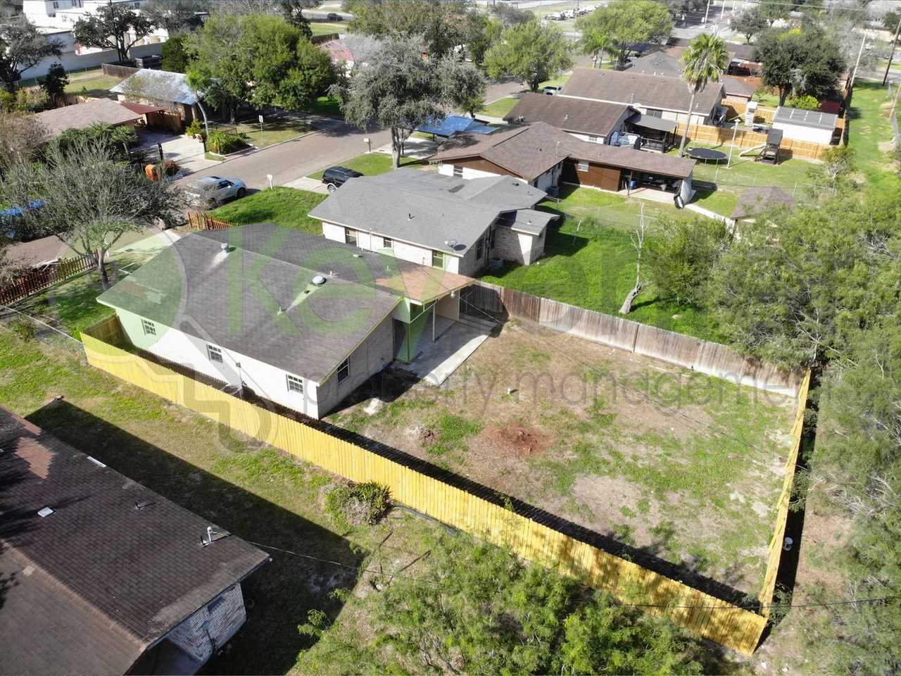 1104 Lee Cir - Photo 6 of 36