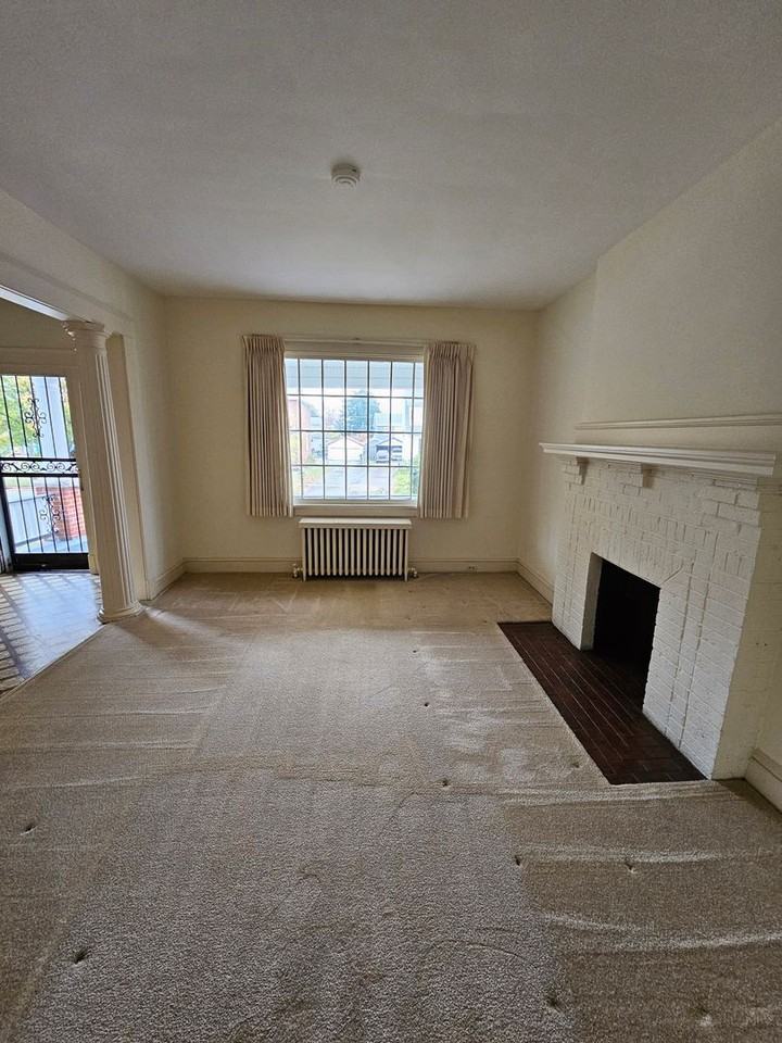 2914 Northumberland Ave - Photo 3 of 12
