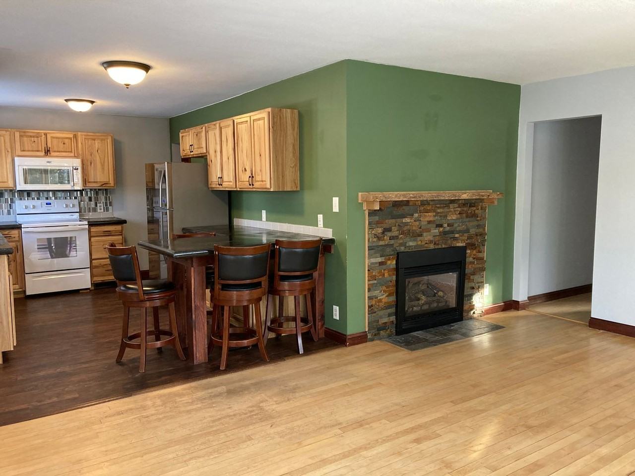 17 E Saint Andrews St - Photo 5 of 34