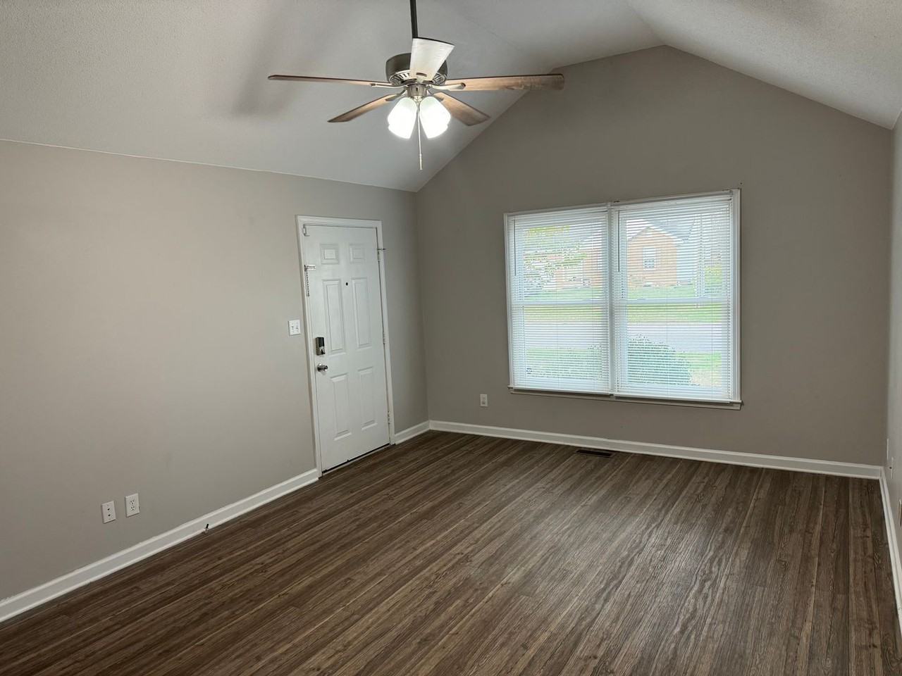 3208 Tabby Dr - Photo 5 of 20