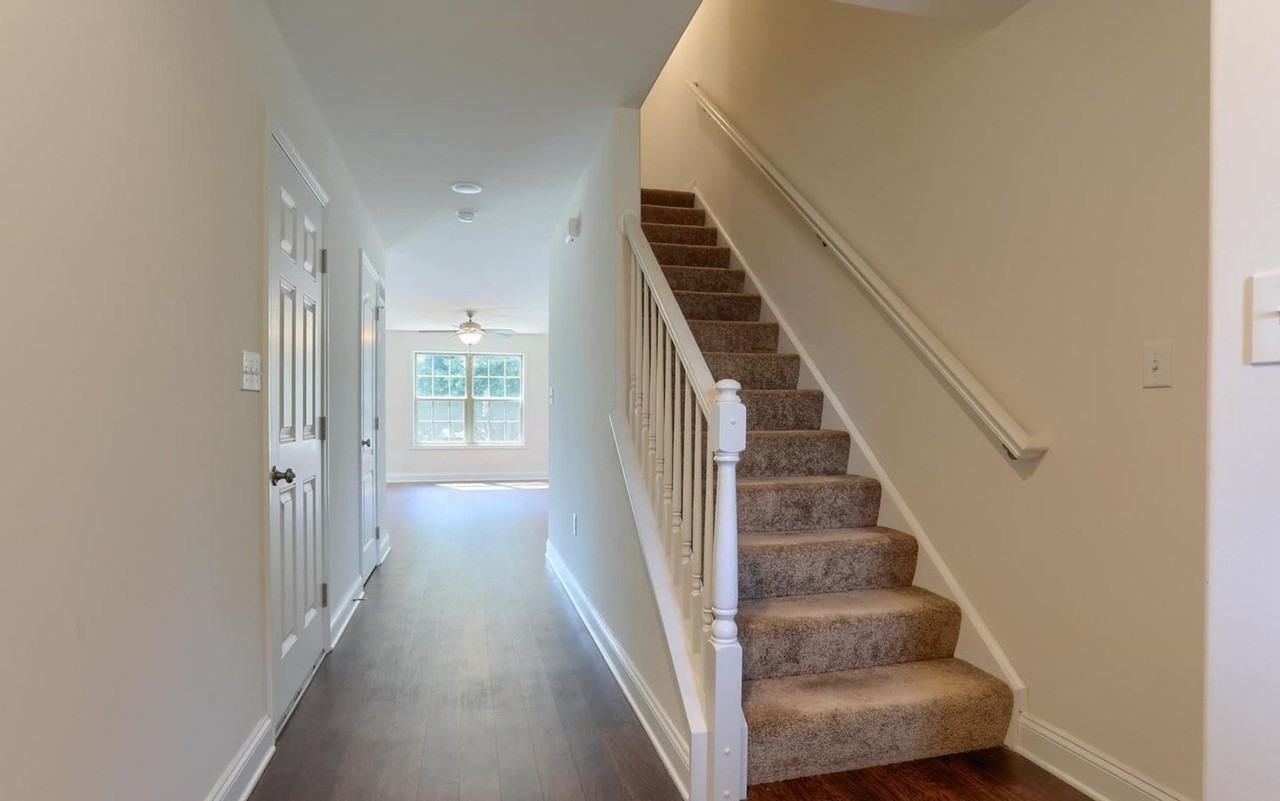 202 Westhafer Ct - Photo 3 of 32