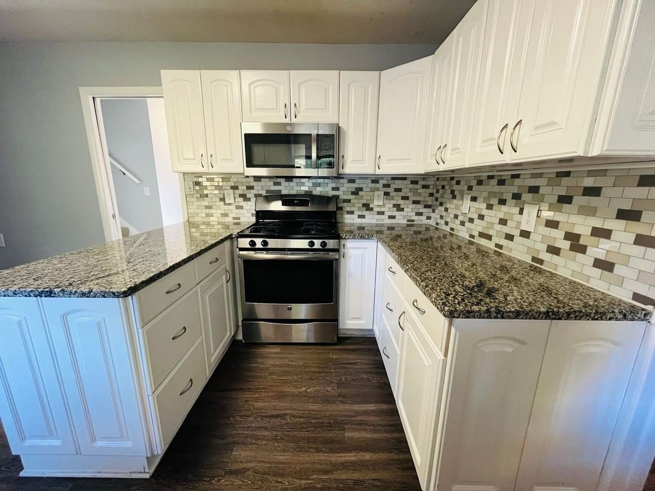 4016 Elmscourt Dr - Photo 2 of 14
