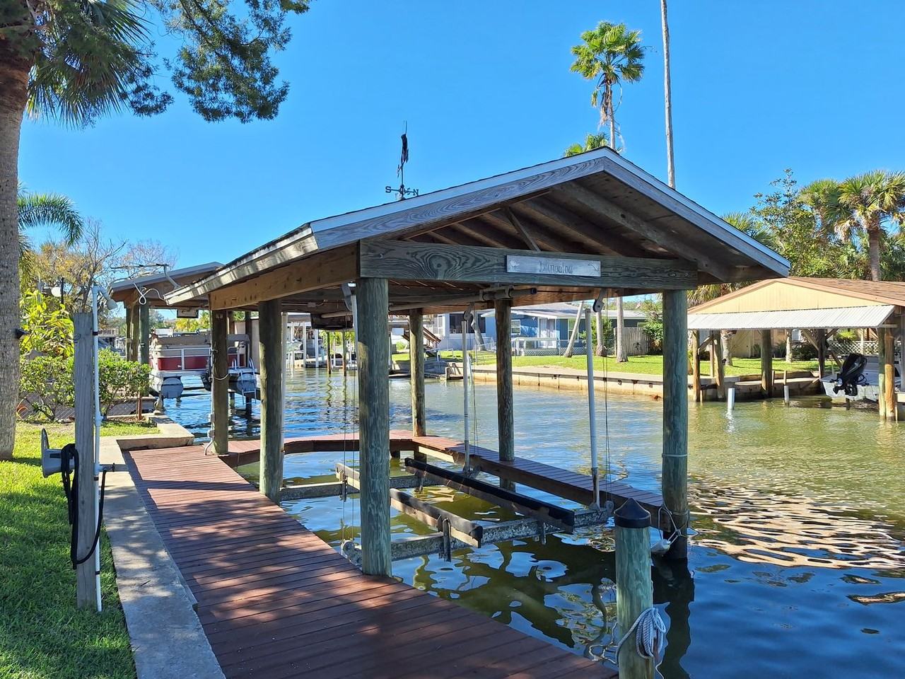 193 Lewis St - Photo 3 of 30