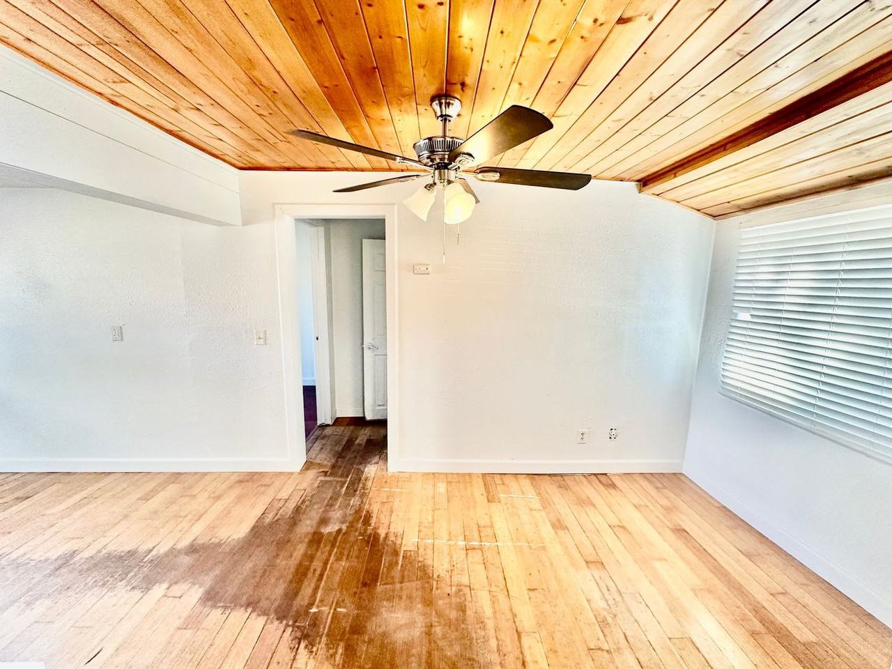 3351 East Lyell Avenue - Photo 7 of 14