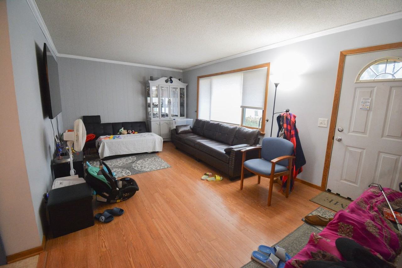 1706 34th St Nw - Photo 5 of 19