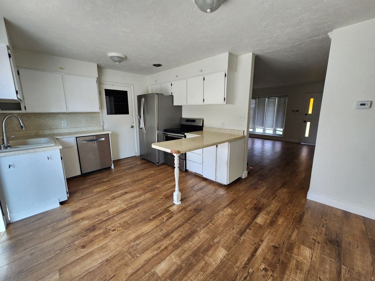 3694 S Bishop St - Photo 3 of 17