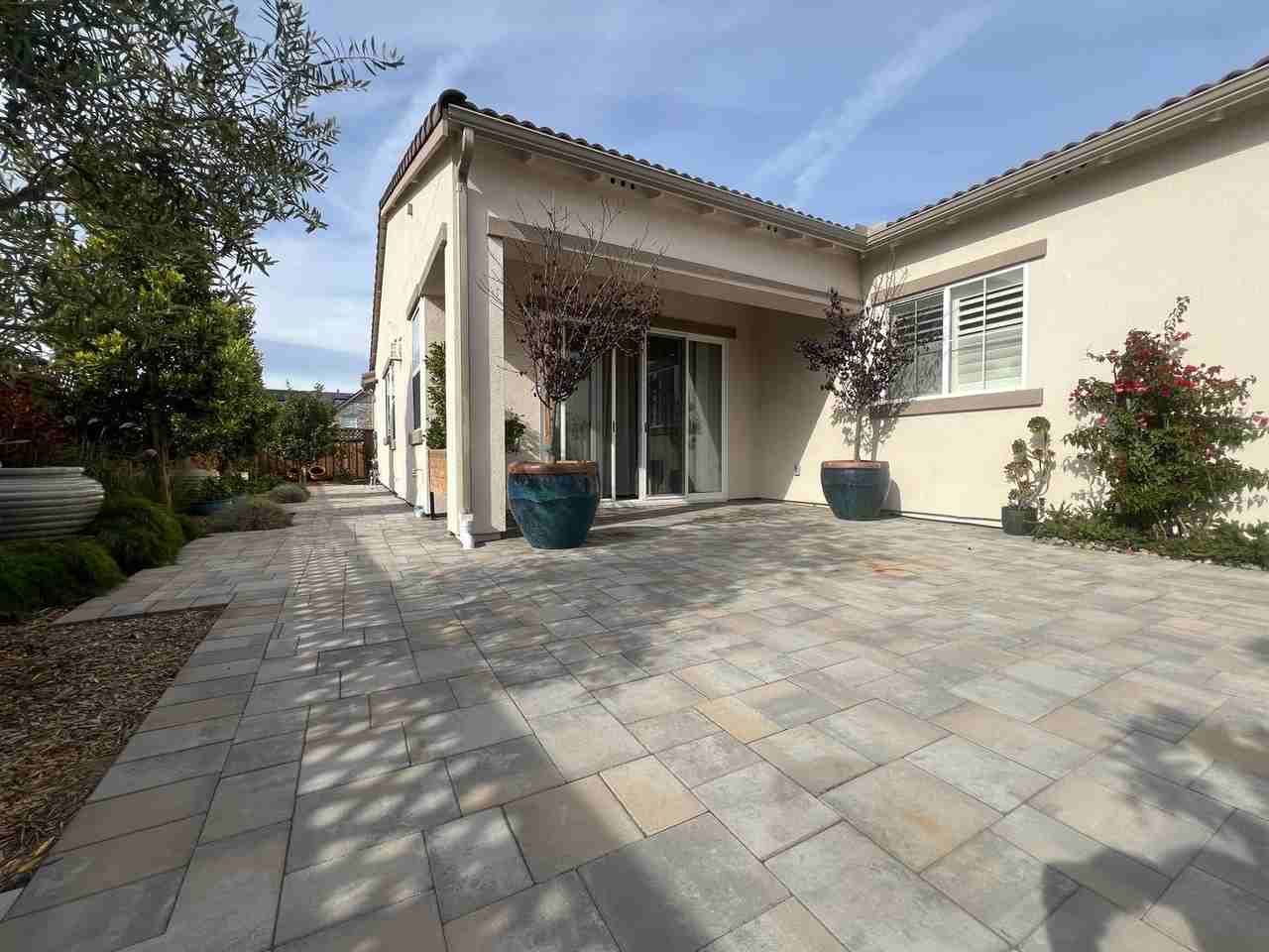 2996 Minaret Way - Photo 2 of 26