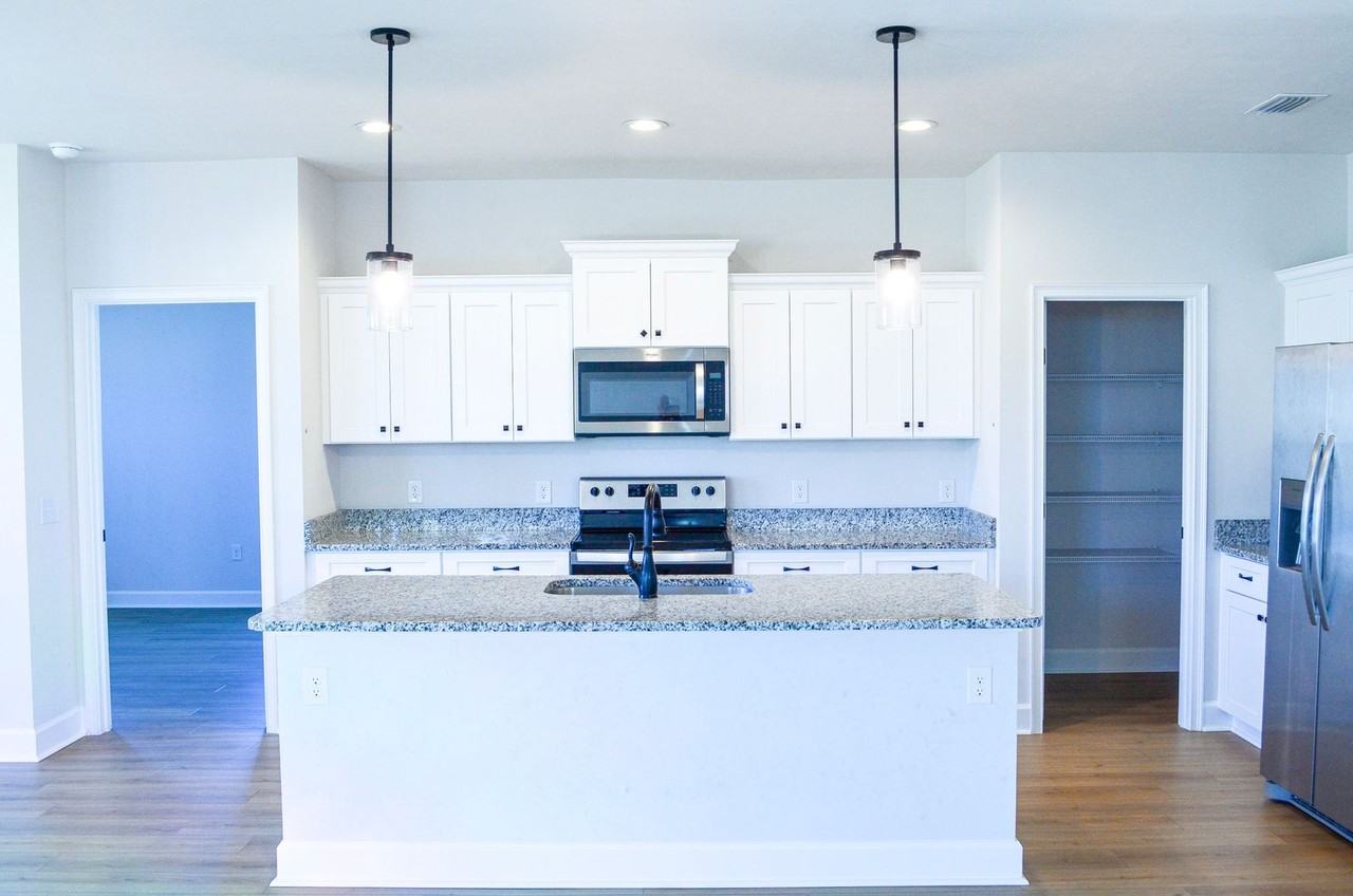 12538 Nw 158th St - Photo 5 of 33