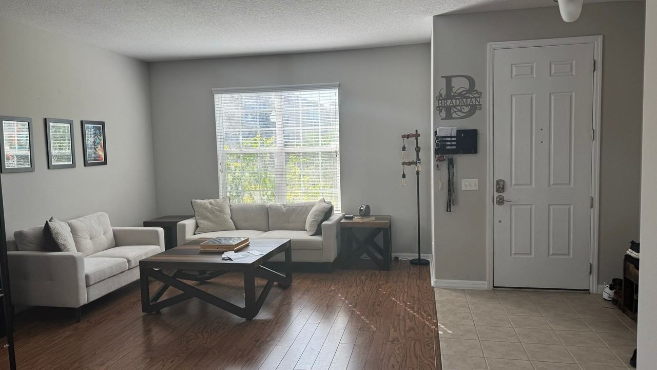 1404 Lexington Ave - Photo 3 of 13