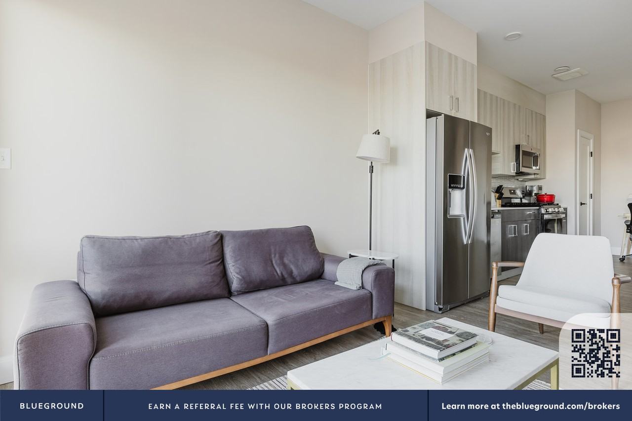 340 Bremen Street - Photo 5 of 17