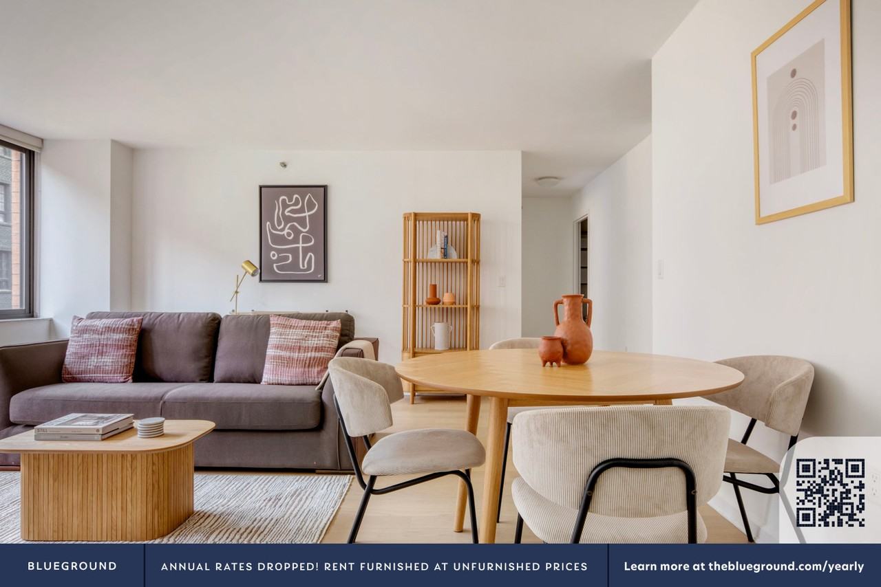 535 West 23rd Street - Photo 3 of 46