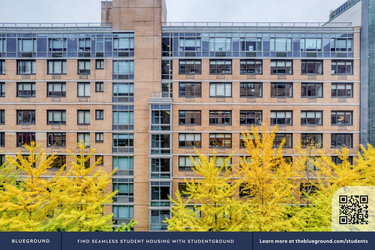 535 West 23rd Street - Photo 6 of 46