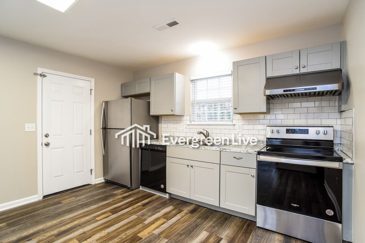 5735 Joshua Ln - Photo 4 of 20