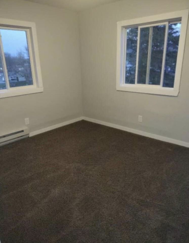 803 9th St #8 - Photo 3 of 6