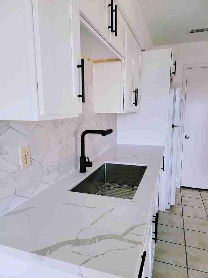 701 Valley View Dr #B - Photo 6 of 16