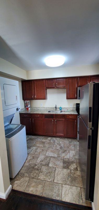 612 W 11th St - Photo 6 of 16