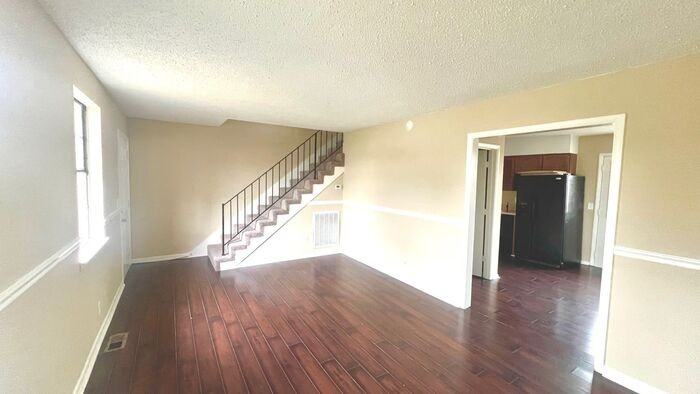 4647 Forest Ridge Dr - Photo 3 of 7