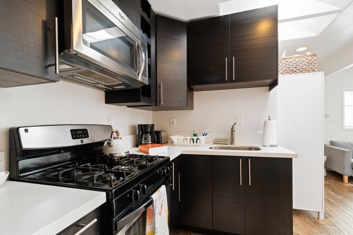 1412 Oliver Ave #B - Photo 2 of 27