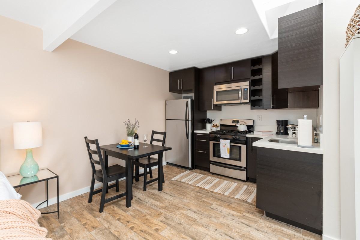 1412 Oliver Ave #B - Photo 4 of 27