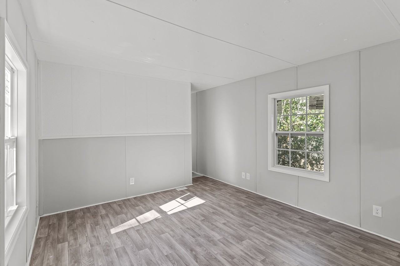 2447 Elkin St Sw #NA - Photo 6 of 29