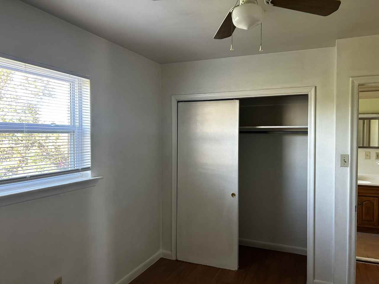 519 Warren St #G - Photo 7 of 12