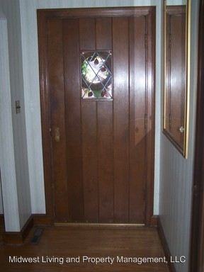 932 Manor Rd - Photo 3 of 11