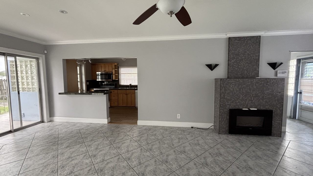 308 Ne 1st St #NA - Photo 6 of 15