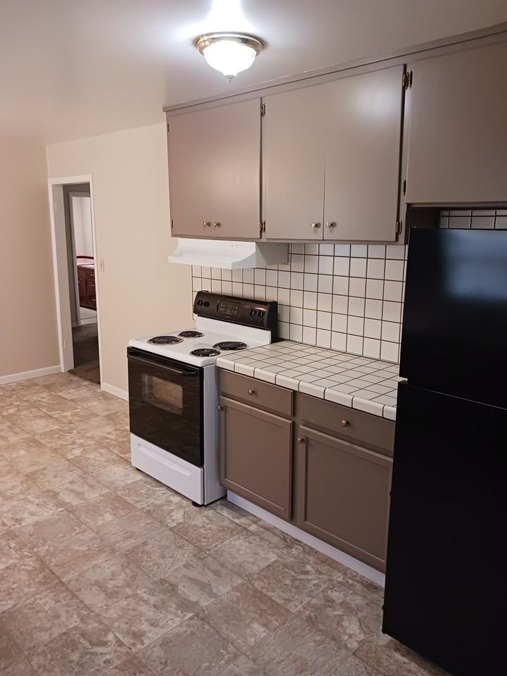 601 A St #NA - Photo 7 of 16