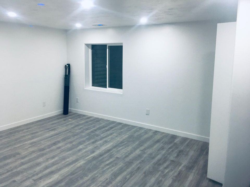 1077 E Jack Dr #1 - Photo 5 of 12