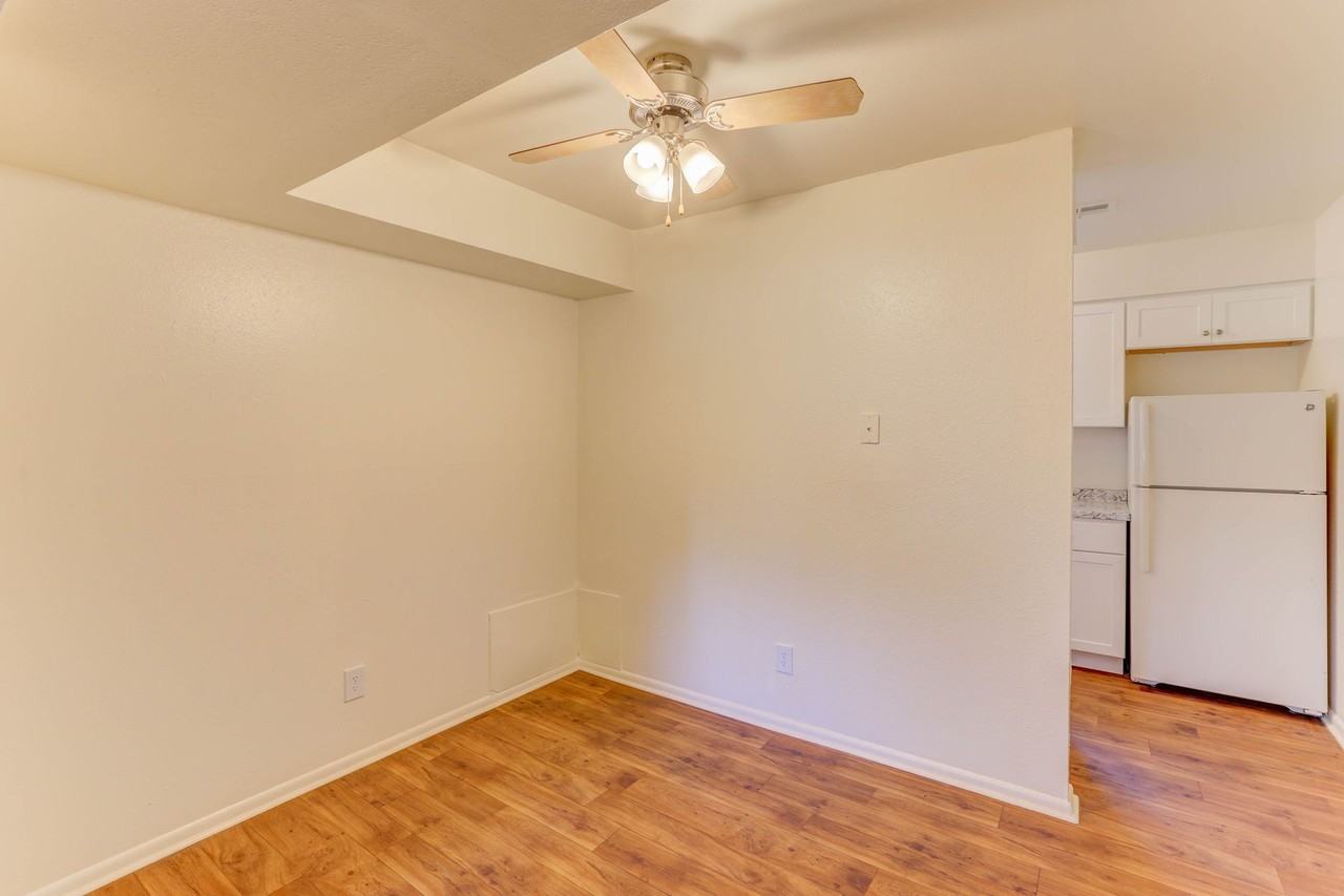 Creekside At Amherst Apartments - Photo 7 of 50