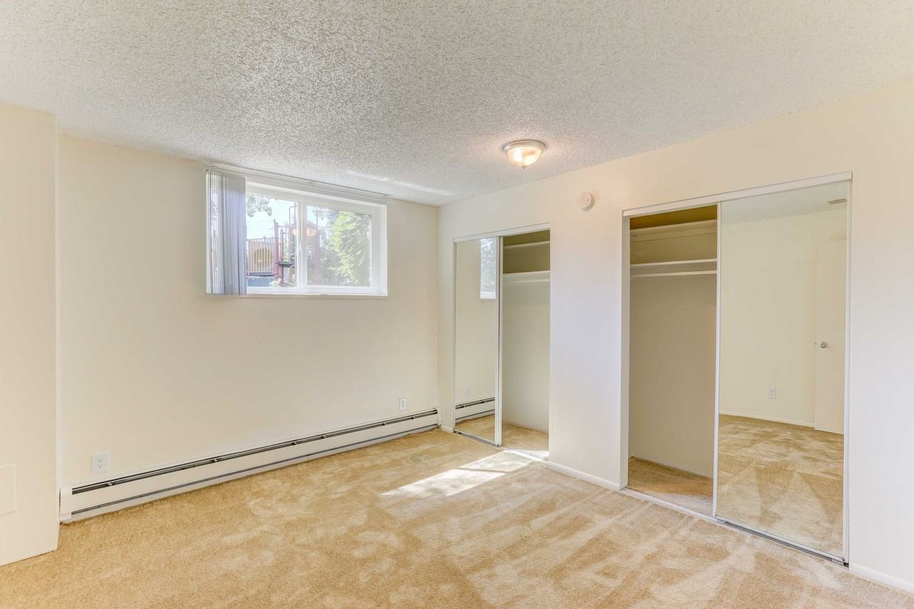 Creekside At Amherst Apartments - Photo 7 of 30