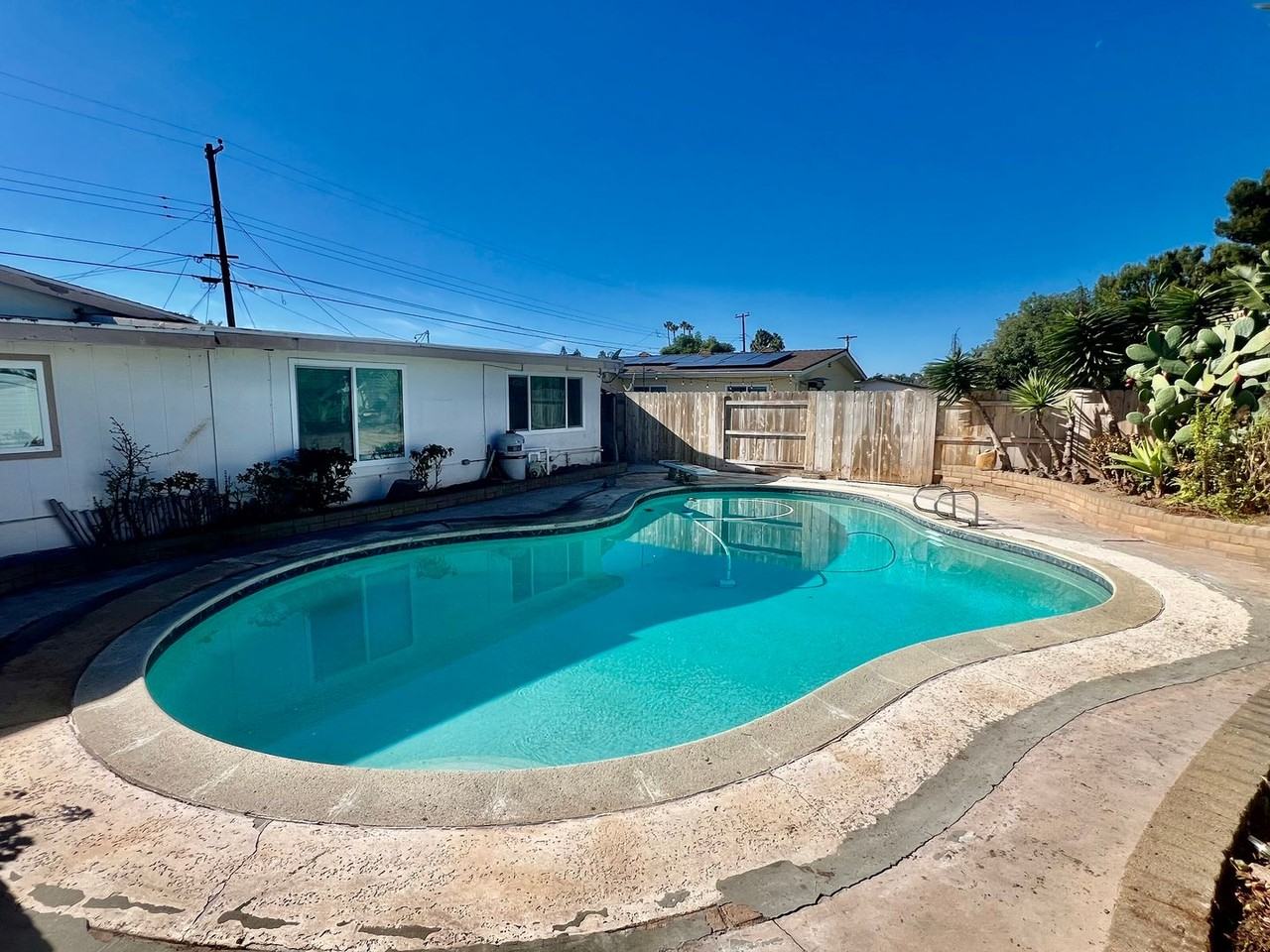 3486 Mount Everest Blvd - Photo 2 of 20