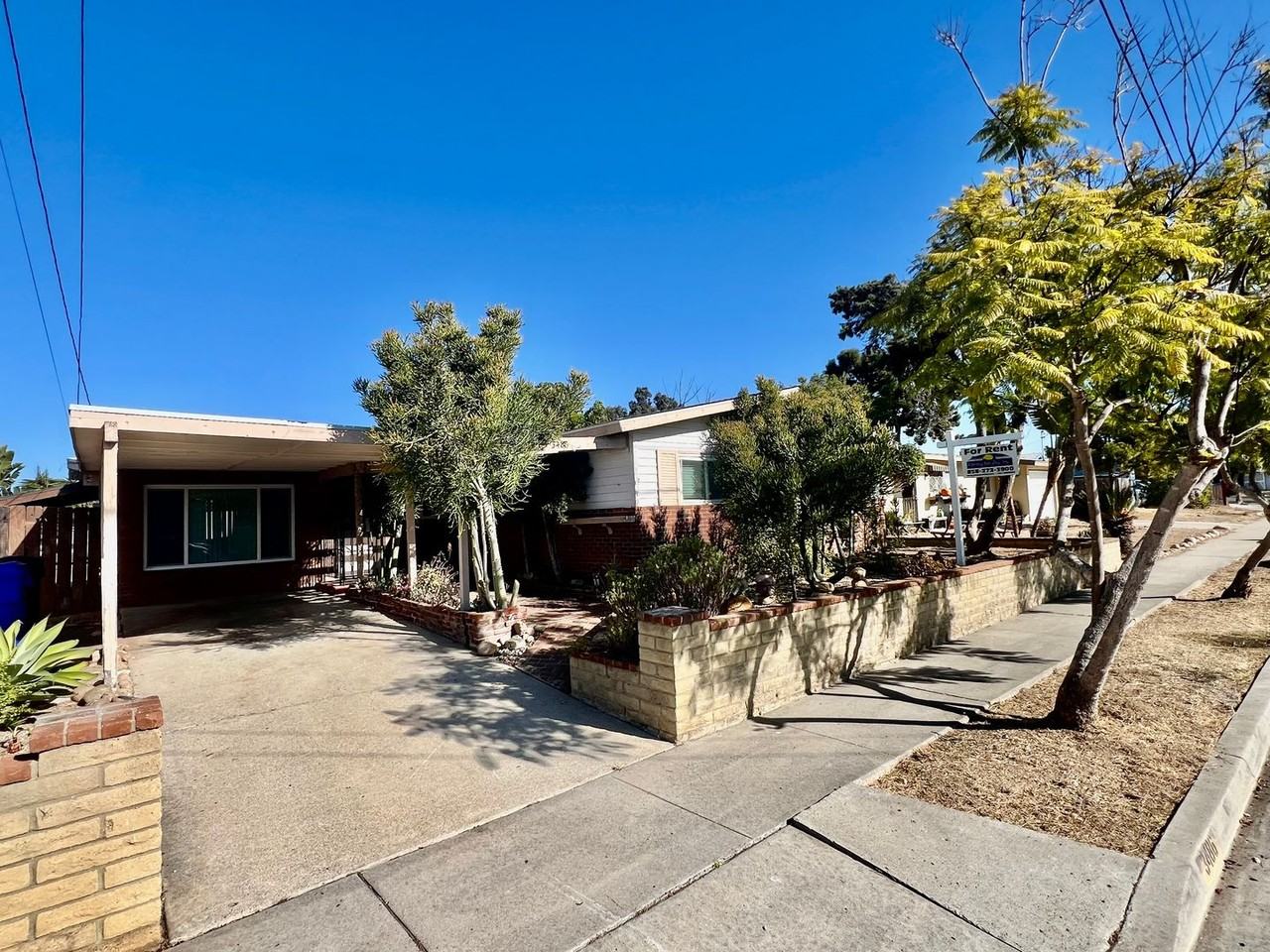 3486 Mount Everest Blvd - Photo 3 of 20