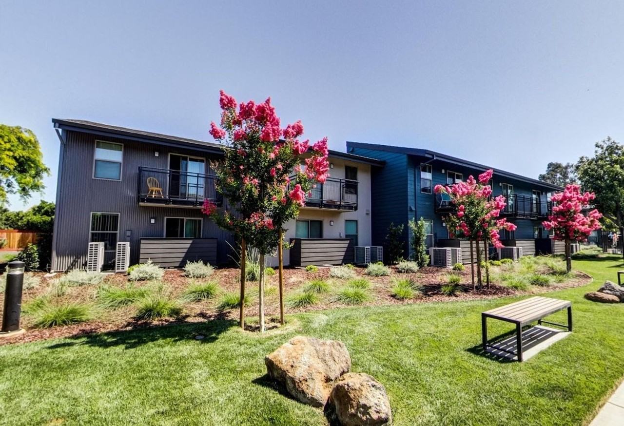 Welcome to The Landmark Apartments—Your New Home Awaits - Photo 4 of 50