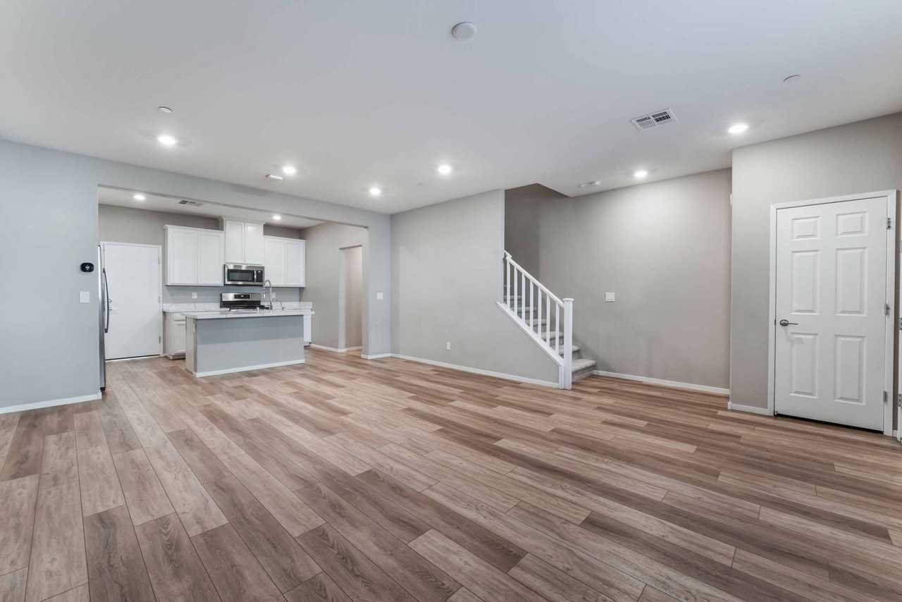 25 Alamere Falls Dr - Photo 3 of 21
