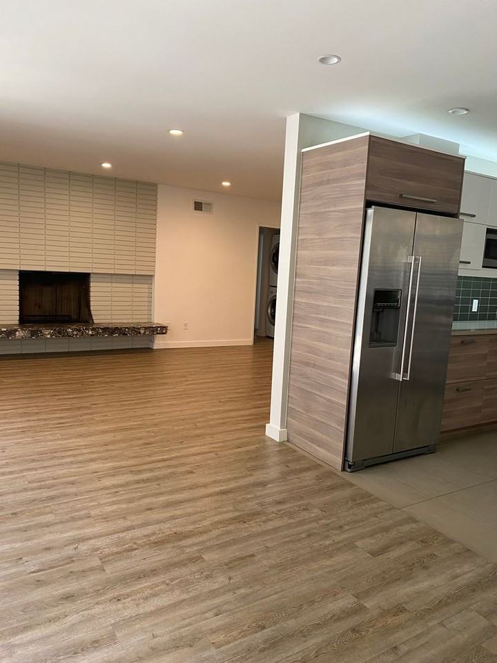 c11670 - Photo 5 of 50