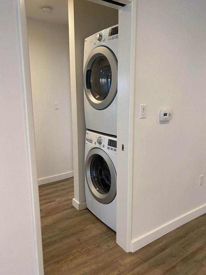 c11670 - Photo 4 of 50