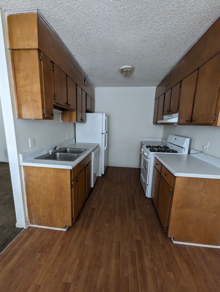 Woodsdale Apartments - Photo 3 of 7