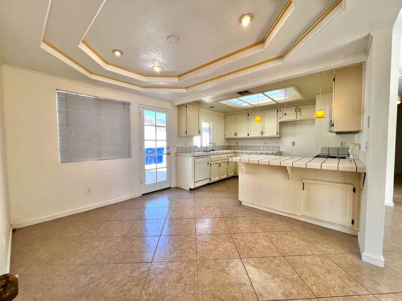 2554 Poppy Dr - Photo 2 of 17