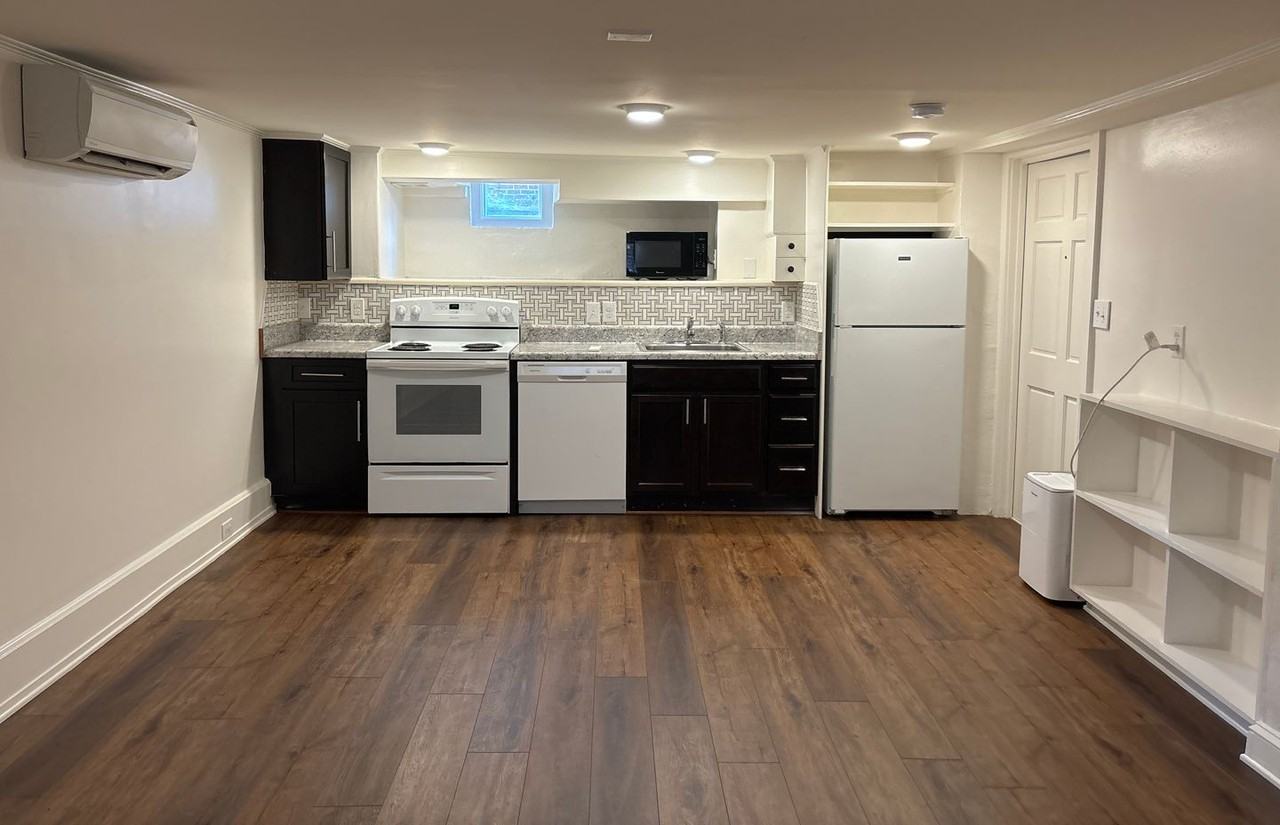 905 W Mcgee St Apt C - Photo 2 of 8