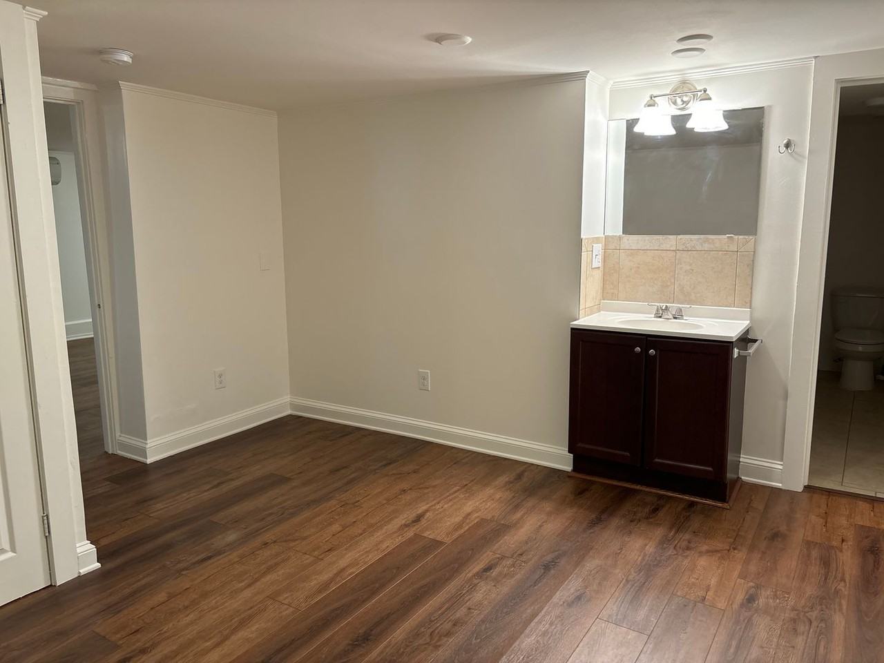 905 W Mcgee St Apt C - Photo 6 of 8