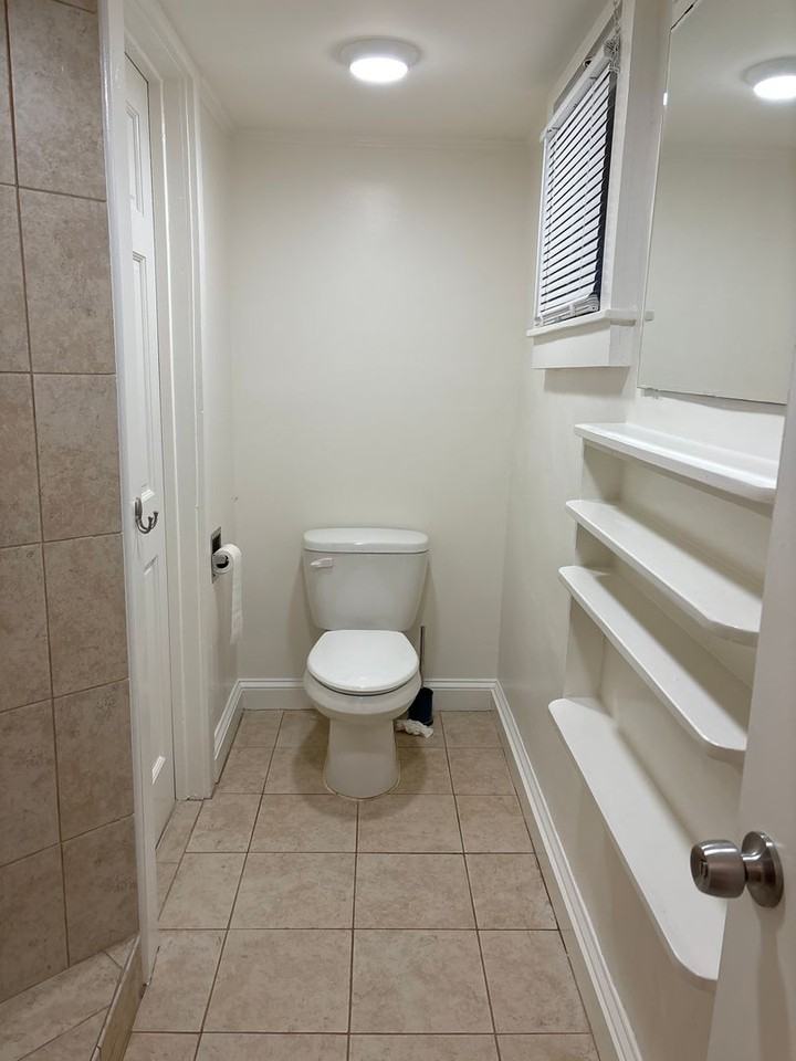 905 W Mcgee St Apt C - Photo 7 of 8