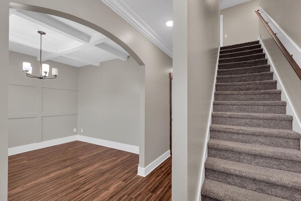 401 Inverness Dr - Photo 5 of 25