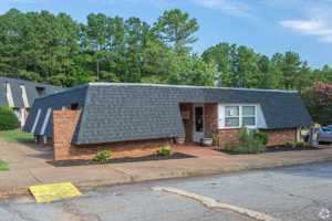 featured image of 208 Windwood Dr