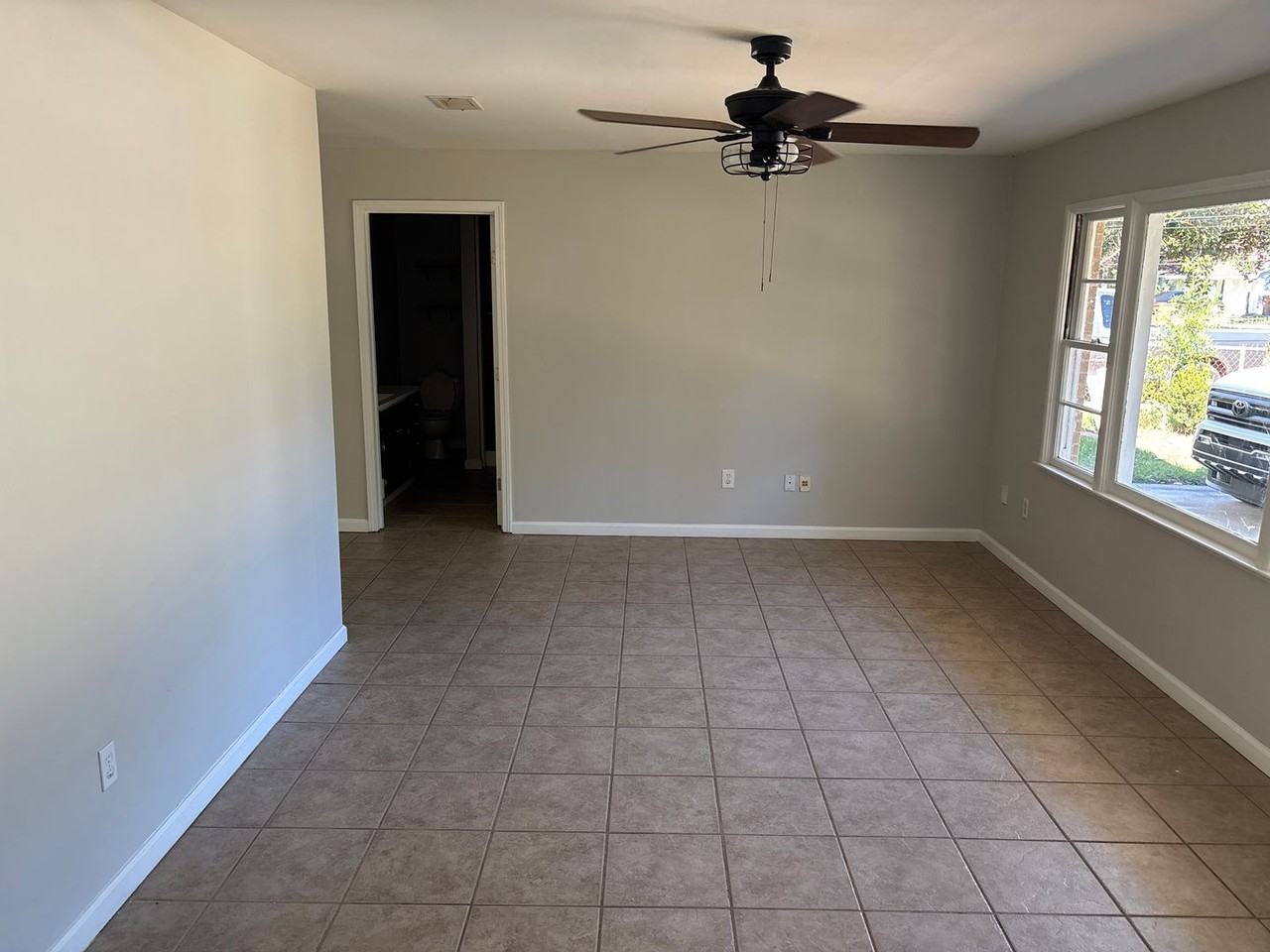 155 Beachview Ave - Photo 2 of 11