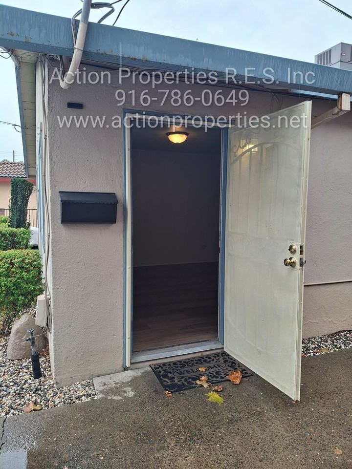 119 Birch St - Photo 4 of 31
