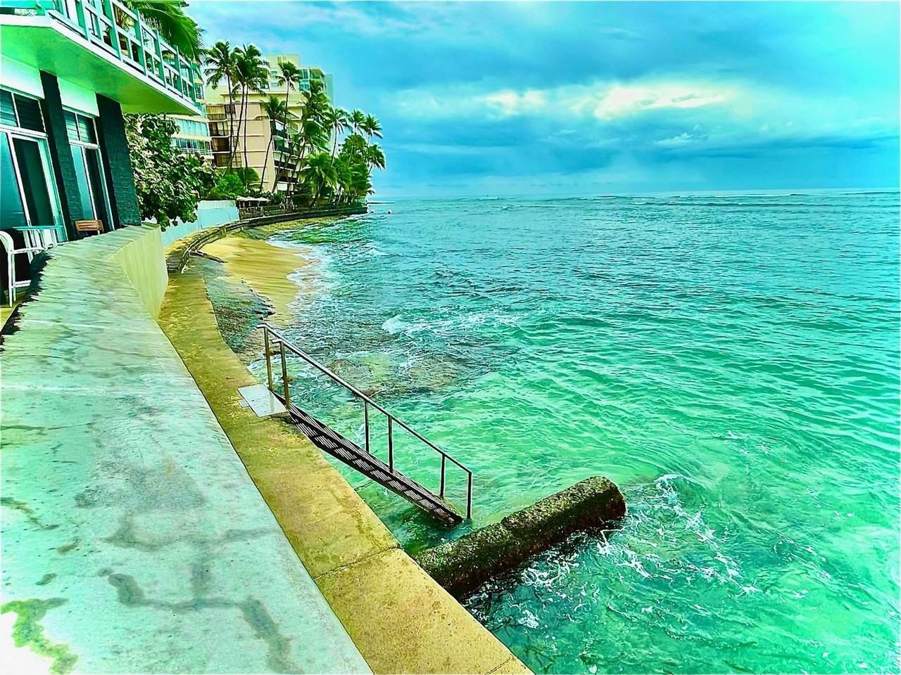 2957 Kalakaua Ave - Photo 3 of 13