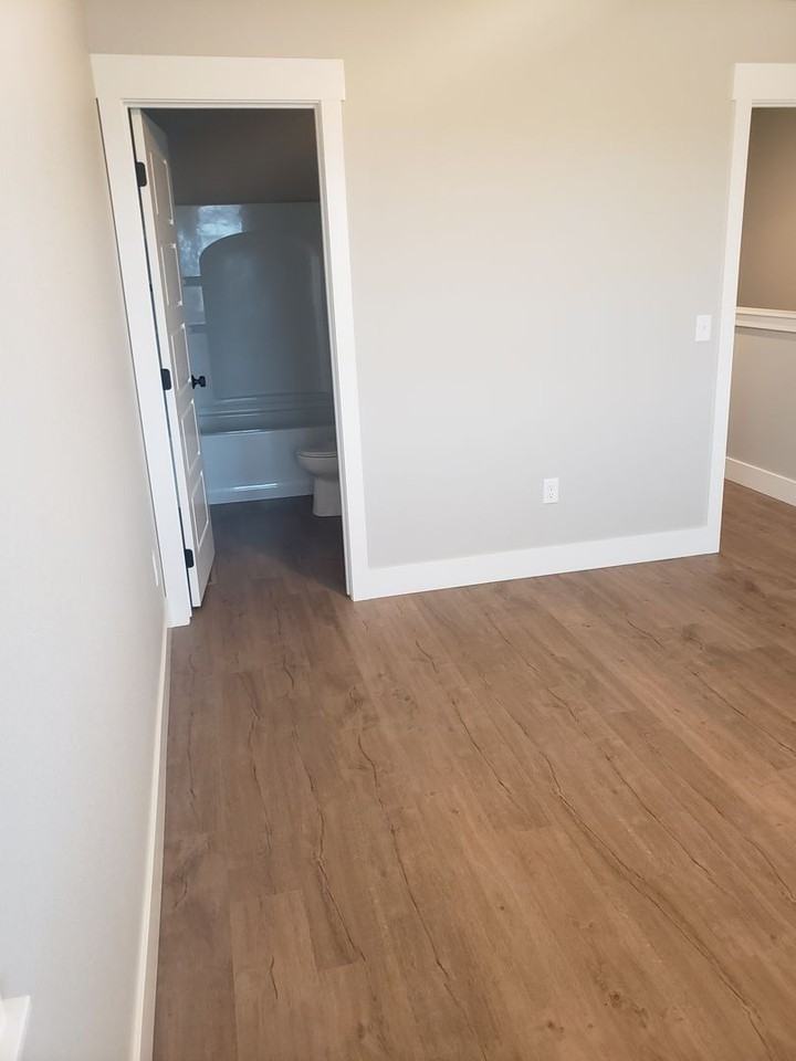 1712 Walter Creek Blvd - Photo 3 of 10
