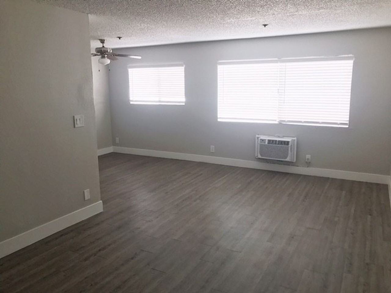 Little Roscoe Apartments - Photo 2 of 4